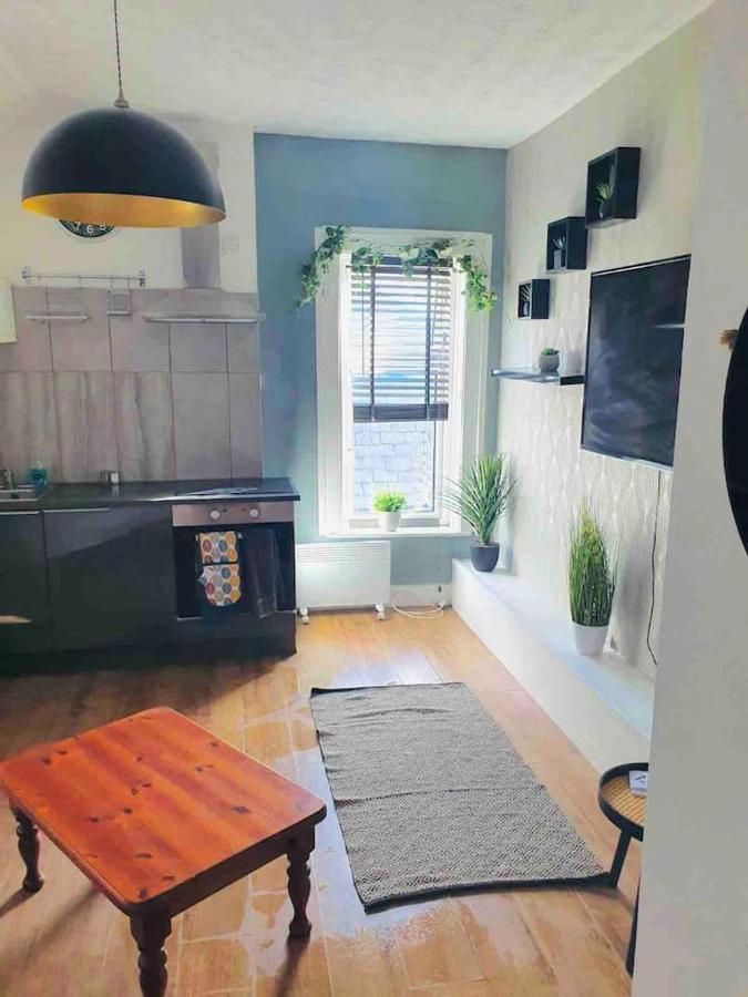 Cosy Top Floor Flat! Self Check-In & Free Parking Appartamento Blackpool Esterno foto