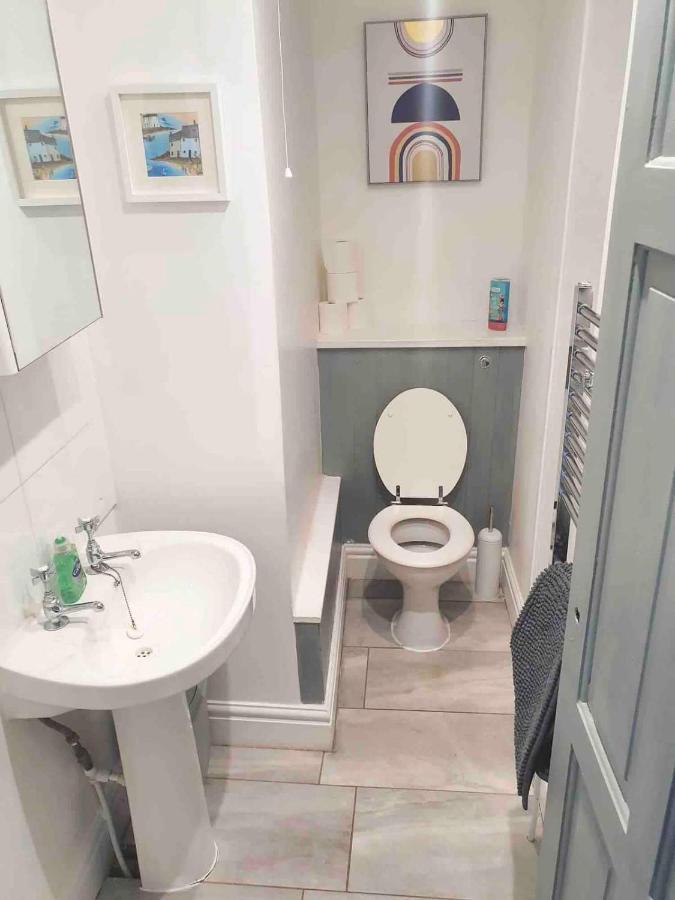 Cosy Top Floor Flat! Self Check-In & Free Parking Appartamento Blackpool Esterno foto