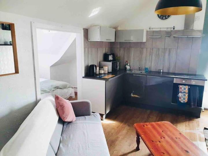 Cosy Top Floor Flat! Self Check-In & Free Parking Appartamento Blackpool Esterno foto