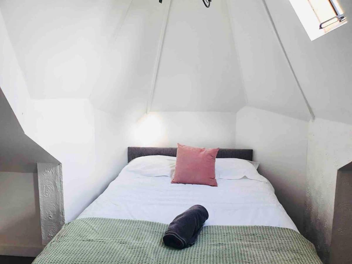 Cosy Top Floor Flat! Self Check-In & Free Parking Appartamento Blackpool Esterno foto